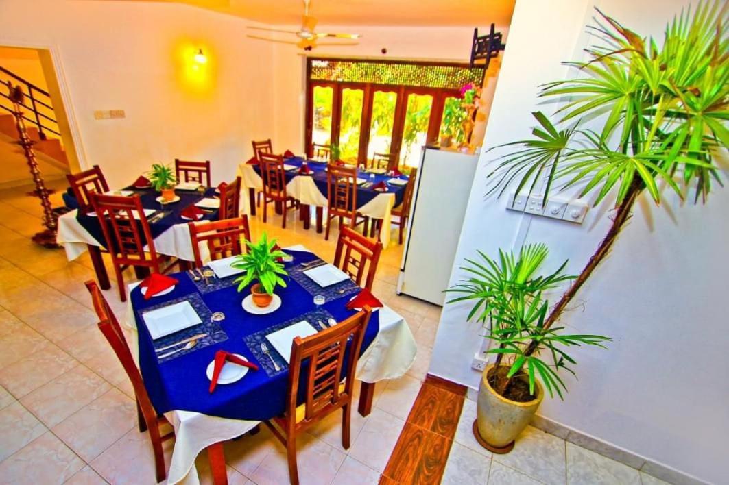 Thilaka City Hotel Anuradhapura Exterior photo